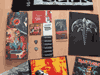 Divers objets Queensryche, guitar picks,  Guns, VR, etc.